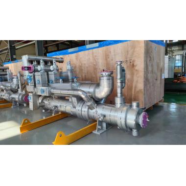 Metal pipe sleeve